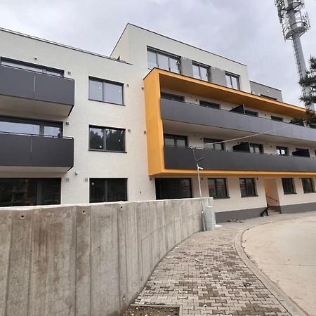 Air-Conditioned 2 Room Apartment, With Terrace, Rovinka 203 Esterno foto