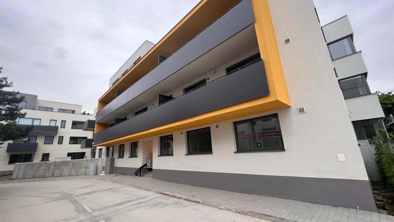 Air-Conditioned 2 Room Apartment, With Terrace, Rovinka 203 Esterno foto