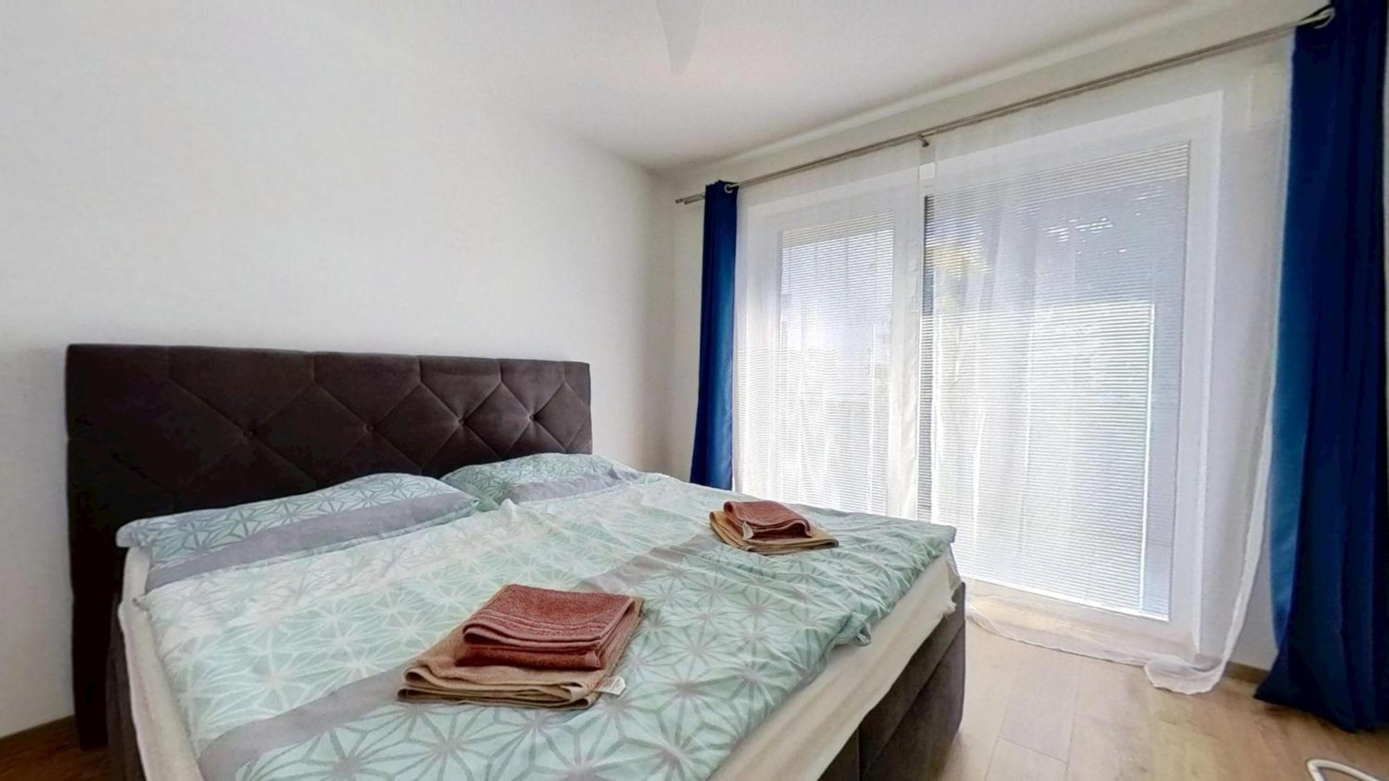 Air-Conditioned 2 Room Apartment, With Terrace, Rovinka 203 Esterno foto