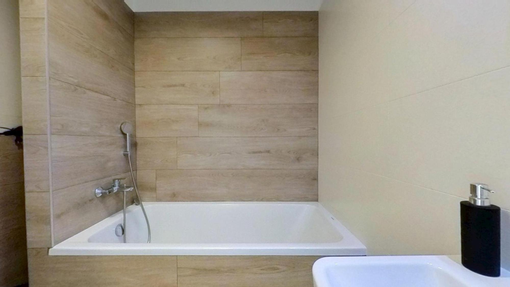 Air-Conditioned 2 Room Apartment, With Terrace, Rovinka 203 Esterno foto