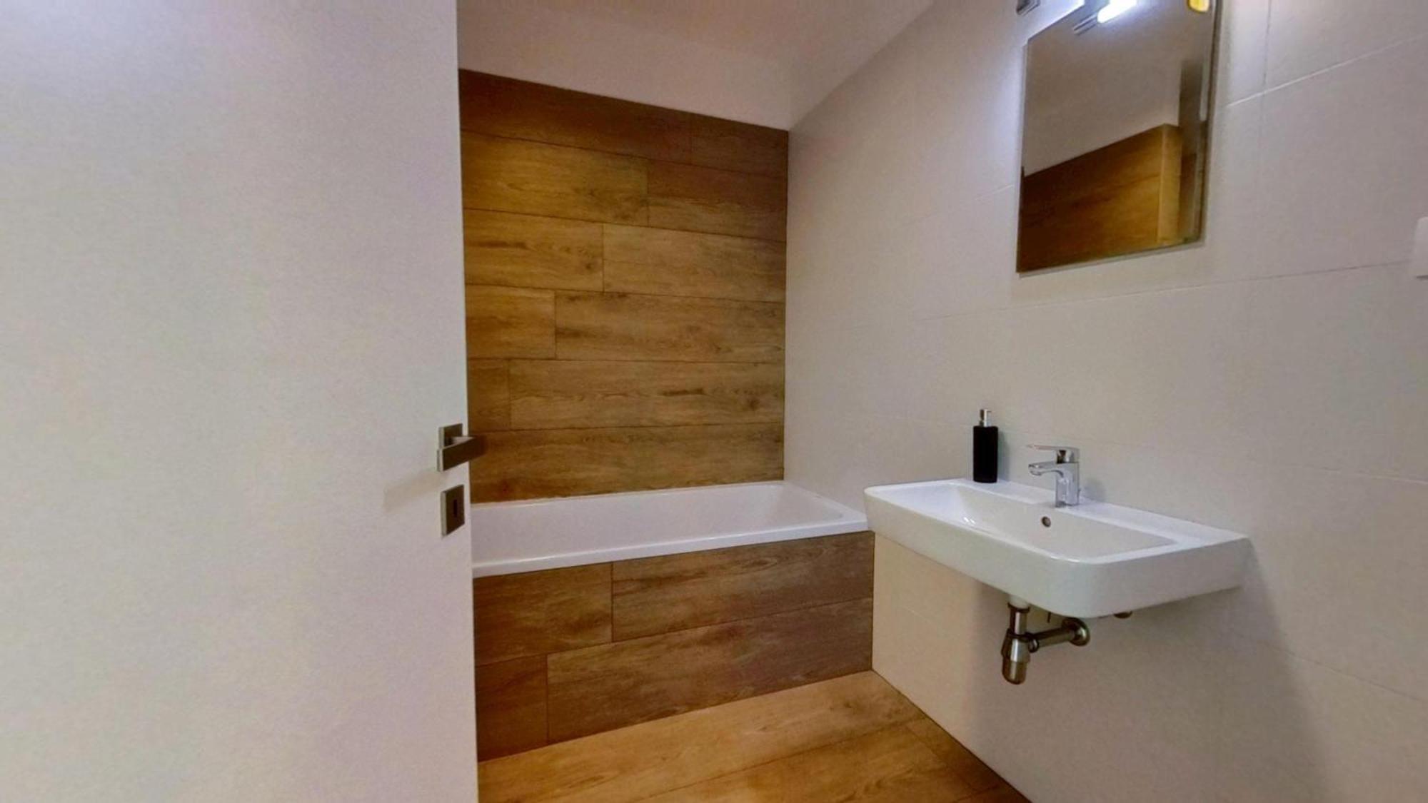 Air-Conditioned 2 Room Apartment, With Terrace, Rovinka 203 Esterno foto